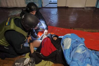 Ракетний удар по Кривому Рогу – серед постраждалих є дитина, виникли пожежі (фото)