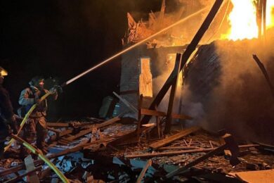 Нічна повітряна атака 4 грудня: десятки поранених, зупинено ТЕЦ, відключення світла і тепла – все, що відомо (фото, відео)