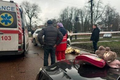 Жінку травмовано, дитина загинула – жахлива ДТП у Прилуках за участі поліцейських (фото)