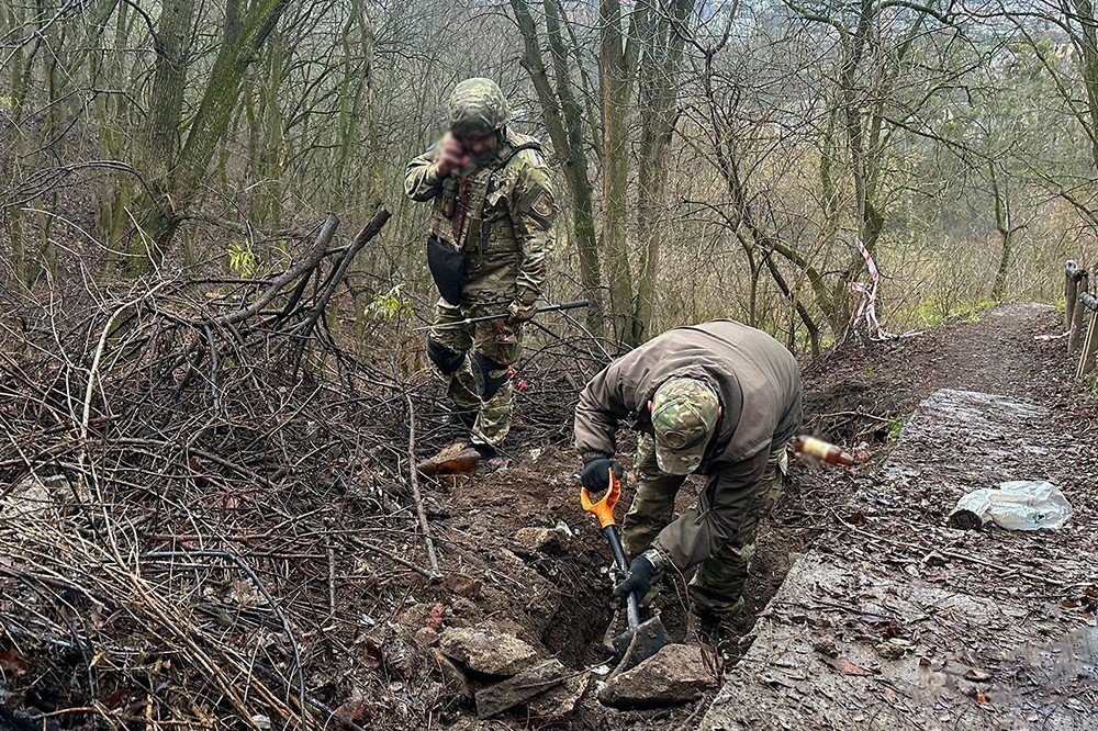 Спецслужби рф залучили неповнолітню до теракту в Житомирі – СБУ 1 Спецслужби рф залучили неповнолітню до теракту в Житомирі – СБУ
