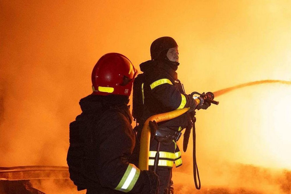 Нічна повітряна атака 12 грудня: безперервно гатили по шахті 6 годин, удари по енергетиці, є жертви – все, що відомо (фото) 1 Нічна повітряна атака 12 грудня: безперервно гатили по шахті 6 годин, удари по енергетиці, є жертви – все, що відомо (фото)