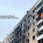 Ворог бомбардував Запоріжжя вдень 17 грудня, десятки постраждалих, є влучання в багатоповерхівку та інфраструктуру – що відомо