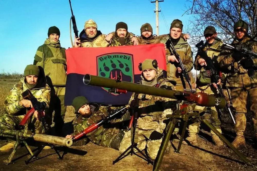 Підрозділ “Ведмеді” отримав назву за позивним свого командира Олександра “Ведмедя” Кравцова. Фото: Facebook-сторінка Кравцова