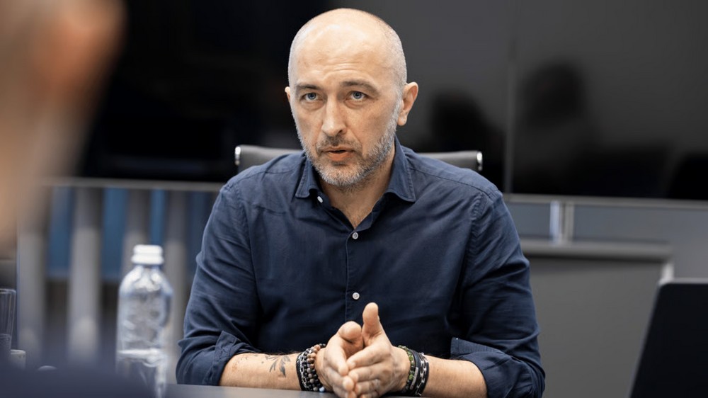 «Я особисто доставлю картку»: голова НБУ відреагував на ситуацію з 20-річним ветераном без рук і ніг, якому не видали картку в Приватбанку «Я особисто доставлю картку»: голова НБУ відреагував на ситуацію з 20-річним ветераном без рук і ніг, якому не видали картку в Приватбанку