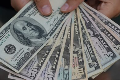 Грошова допомога для підприємців у 3 областях: хто може отримати 5000 доларів