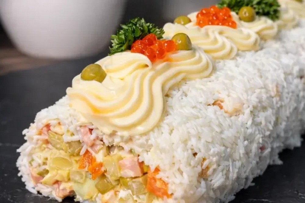 Рецепт дня: «Олів'є у вигляді рулету» - звична страва по-новому