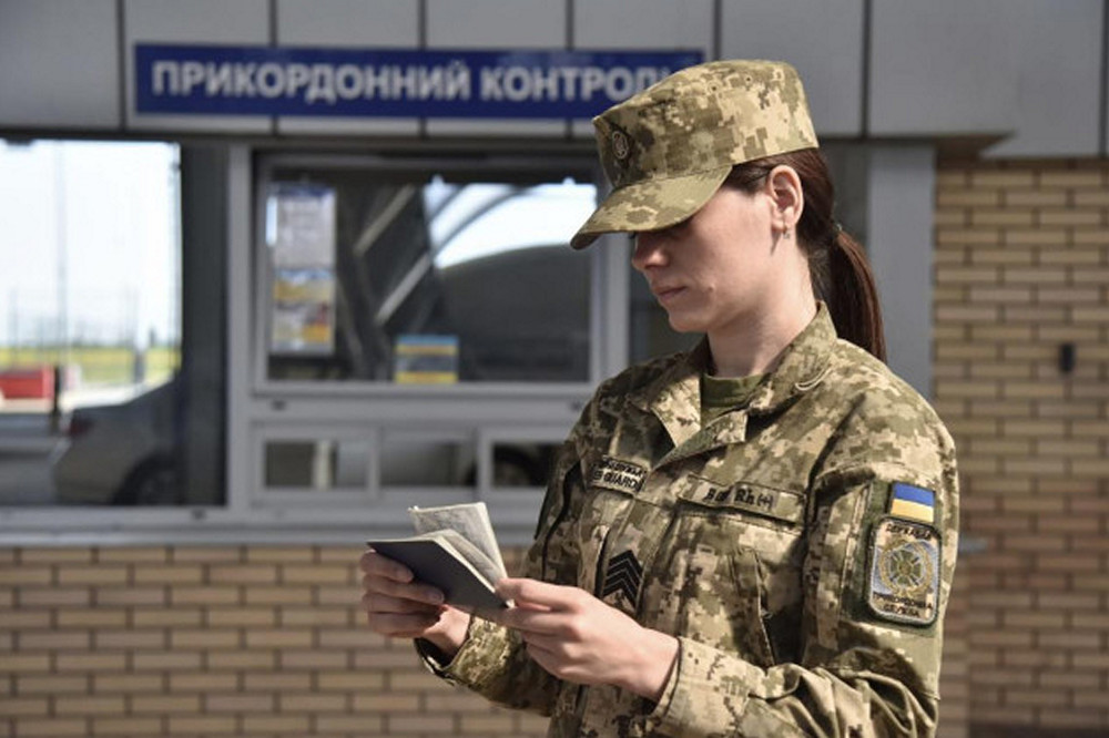Чи відмовлять у перетині кордону людині з простроченим паспортом – пояснення ДПСУ 1 Чи відмовлять у перетині кордону людині з простроченим паспортом – пояснення ДПСУ