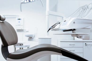 7-річний хлопчик помер у стоматології Києва – лікарці-анестезіологу повідомлено про підозру