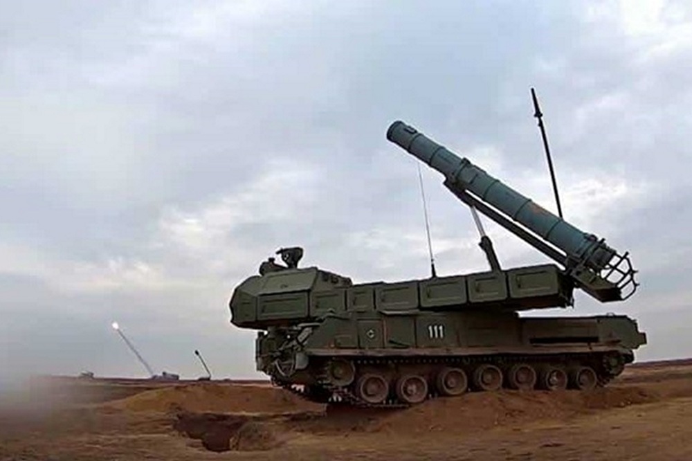ГУР показало знищення російського Бук-М3 у Запорізькій області (відео) 1 ГУР показало знищення російського Бук-М3 у Запорізькій області (відео)