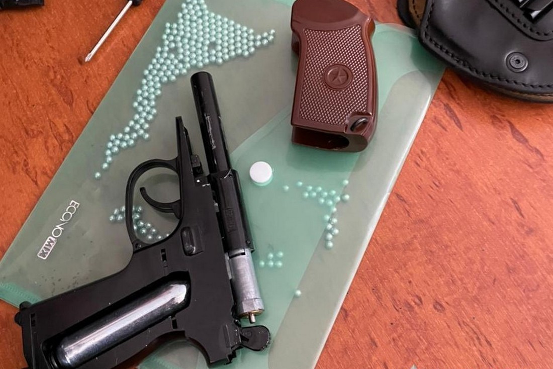 441d630ba8b64e24a76c6bdb40aa41d8 Хизувався пістолетом батька у школі: Мати оштрафована за сина з пневматичним пістолетом -Трускавець