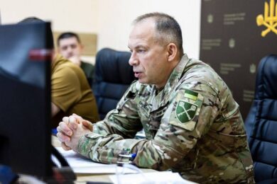 «Відсуваємо навчання від фронту. Є незадовільний стан безпеки на об’єктах» – Сирський про підготовку військових