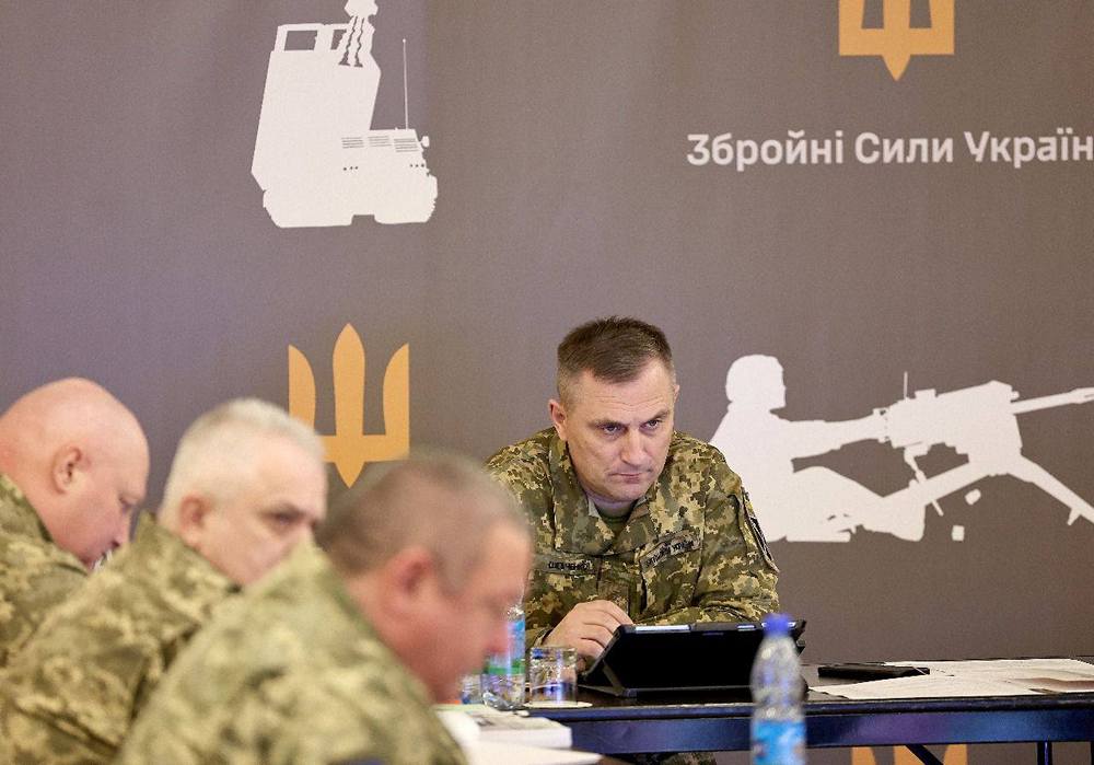 «Відсуваємо навчання від фронту. Є незадовільний стан безпеки на об’єктах» – Сирський про підготовку військових