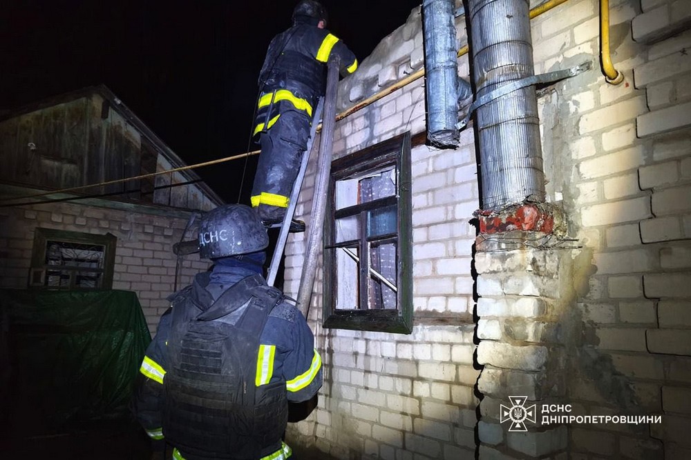 Нічна повітряна атака 12 грудня: безперервно гатили по шахті 6 годин, удари по енергетиці, є жертви – все, що відомо (фото) Нічна повітряна атака 12 грудня: безперервно гатили по шахті 6 годин, удари по енергетиці, є жертви – все, що відомо (фото)