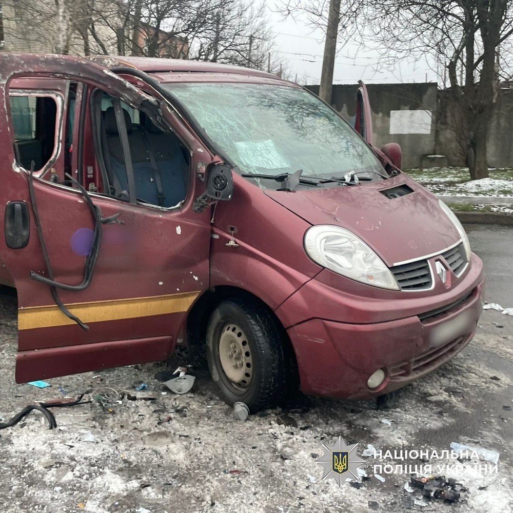 Троє вбитих і четверо поранених, зруйновано будинок молитви, адмінбудівлю, багатоповерхівки: наслідки обстрілів на Донеччині (фото) Троє вбитих і четверо поранених, зруйновано будинок молитви, адмінбудівлю, багатоповерхівки: наслідки обстрілів на Донеччині (фото)