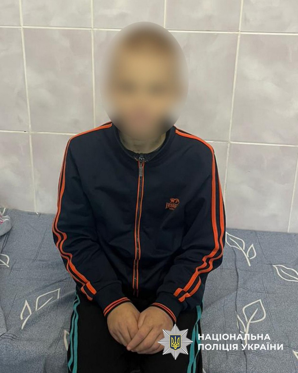 На Черкащині з родини вилучили 13-річного хлопчика. Попередньо встановлено, що дитину побили батьки. Медики надали хлопчику необхідну допомогу. Розслідування триває.