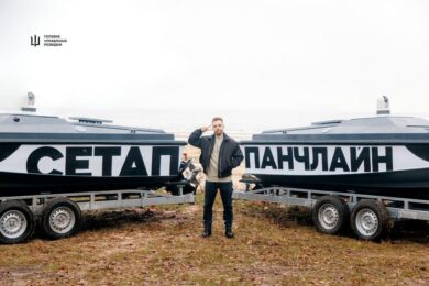 «Сетап ― це початок жарту, а панчлайн ― його бойова частина»: комік Антон Тимошенко передав військовим дві платформи Magura V7 (фото)