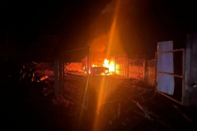 Нічна масована повітряна атака 19 грудня: знову удари по енергетиці і залізниці, скасовуються потяги, є постраждалі – все, що відомо (фото)