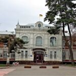 Депутатка та її діти корегували удари по Хмельниччині – які вироки виніс суд