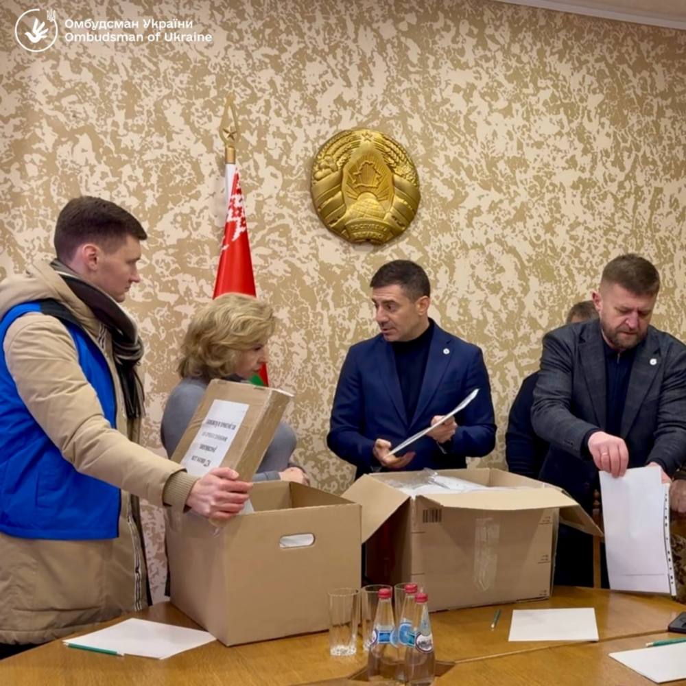 Після зустрічі Лубінця з російською омбудсманкою Москальковою в Україну повернули 60 громадян – подробиці Після зустрічі Лубінця з російською омбудсманкою Москальковою в Україну повернули 60 громадян – подробиці