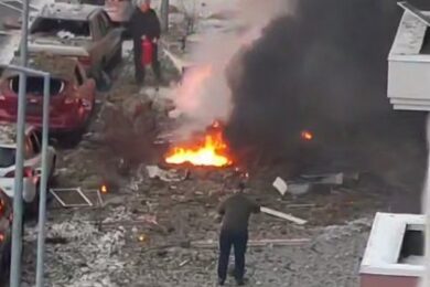 «У наших містах можна значно зменшити загрозу з повітря, знявши ідіотську заборону»: черговий масований удар по Києву прокоментував Стерненко