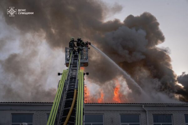 Масована нічна повітряна атака 15 грудня: удари по енергетиці і залізниці, серед поранених рятувальник і енергетик – все, що відомо (фото)