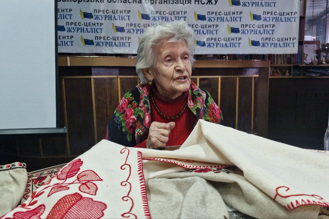 Крізь полум’я війни: історія про порятунок 90-річної вишивальниці у Запоріжжі 1 Крізь полум’я війни: порятунок літньої вишивальниці у Запоріжжі