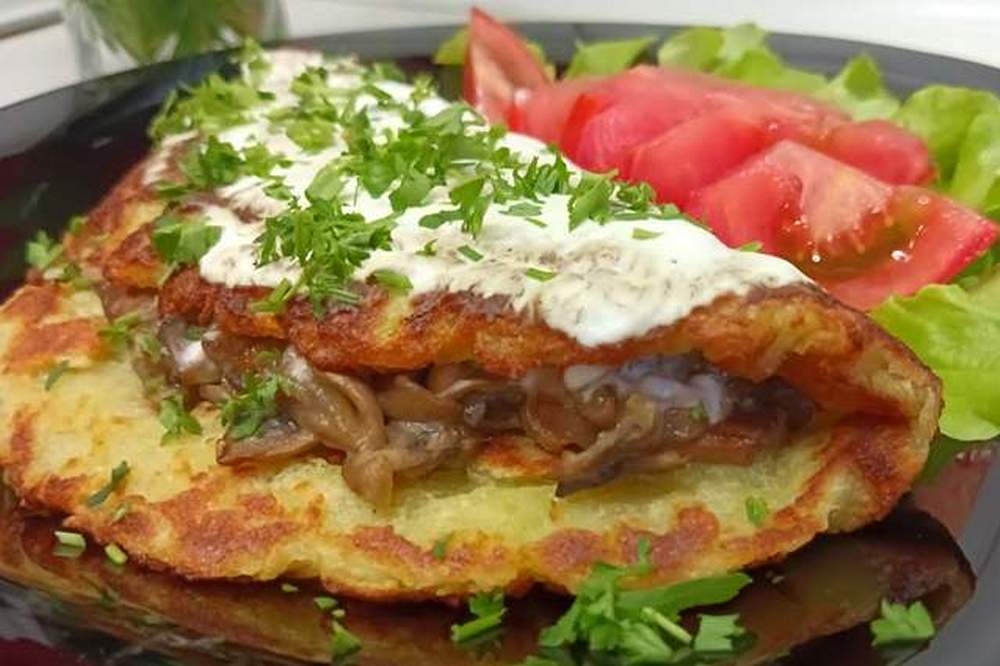 Рецепт дня: «Панський дерун з фаршем та грибами» Рецепт дня: «Панський дерун з фаршем та грибами»