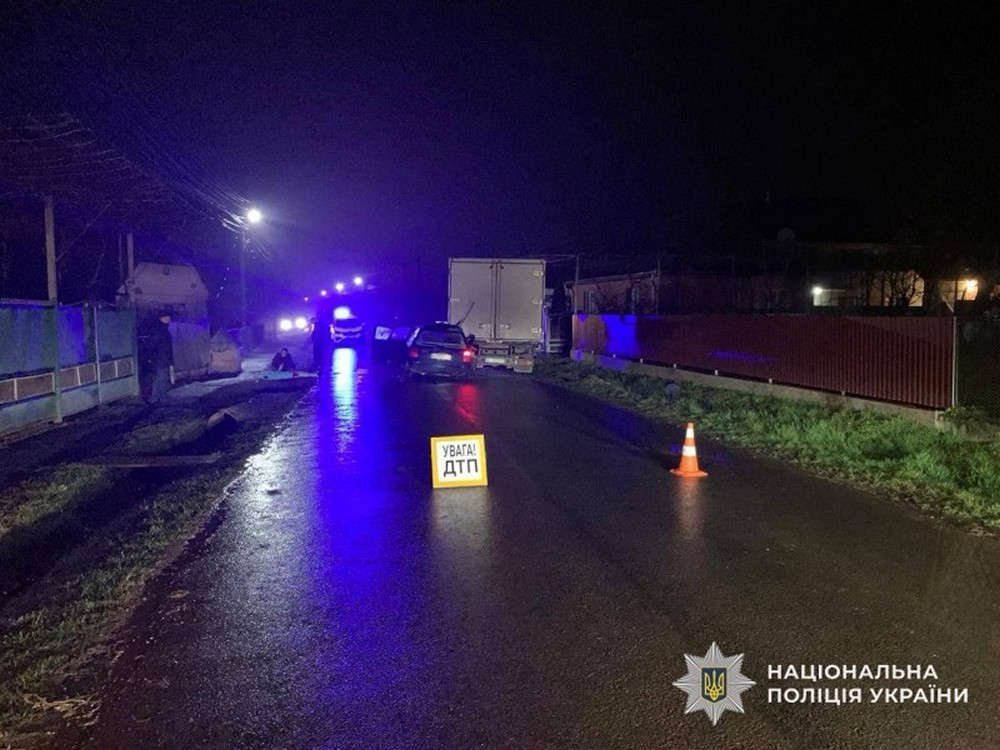 За кермом був 15-річний хлопець - у ДТП на Закарпатті загинула школярка (фото) За кермом був 15-річний хлопець - у ДТП на Закарпатті загинула школярка (фото)