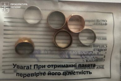 Обручки зрізали з пальців плоскогубцями і забирали телефони: полеглих Героїв обкрадали в морзі на Харківщині (фото)