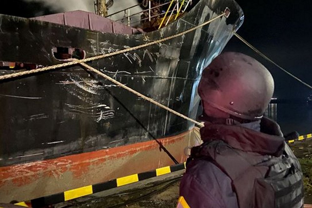 Ворожий дрон пошкодив ліванське судно з українською соєю в Одеському порту 1 Ворожий дрон пошкодив ліванське судно з українською соєю в Одеському порту