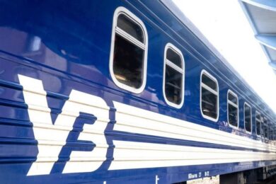 Укрзалізниця попередила про зміни руху поїздів у Київській області після ворожої атаки