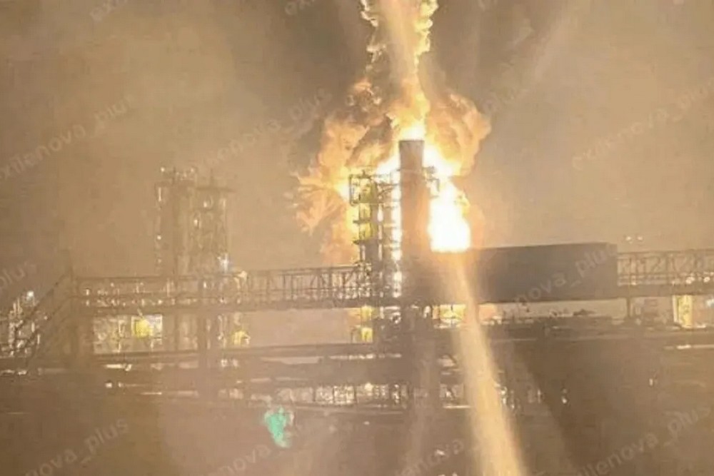 ОФІЦІЙНО! Уражено «жирні» цілі ворога, серед яких нафтовий термінал «Таманьнєфтєгаз» (фото) 1 ОФІЦІЙНО! Уражено «жирні» цілі ворога, серед яких нафтовий термінал «Таманьнєфтєгаз» (фото)