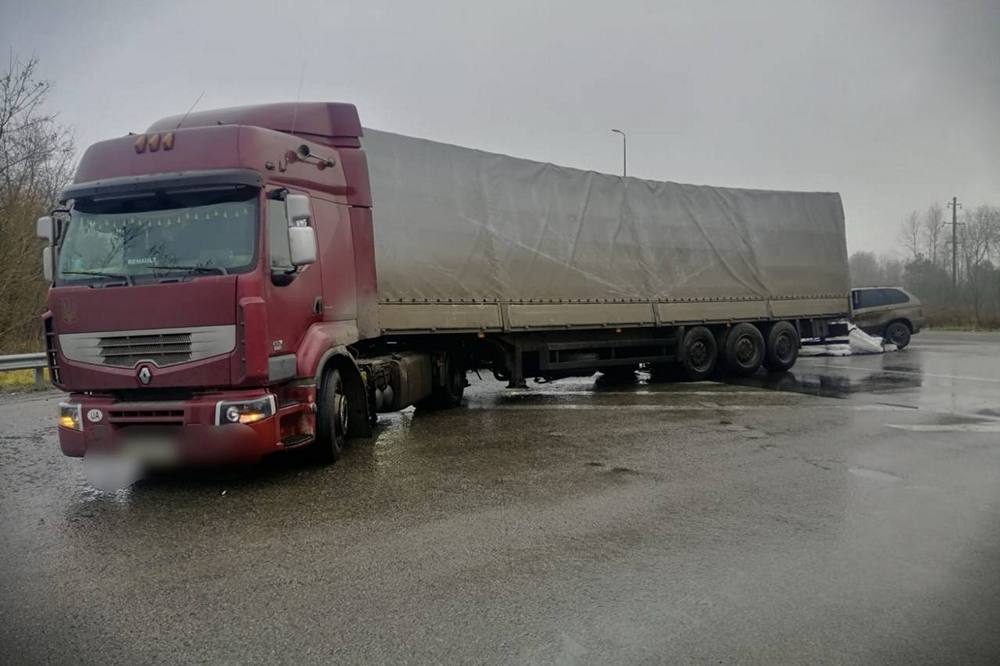 Серйозна аварія на трасі «Київ – Чоп» суттєво ускладнила рух у бік Житомира - деталі 1 Серйозна аварія на трасі «Київ – Чоп» суттєво ускладнила рух у бік Житомира - деталі