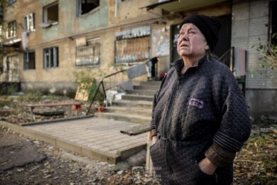 Костянтинівка майже знищена, але близько 5 тисяч мешканців ще намагаються триматися – як виглядає і «живе» прифронтове місто (фото)