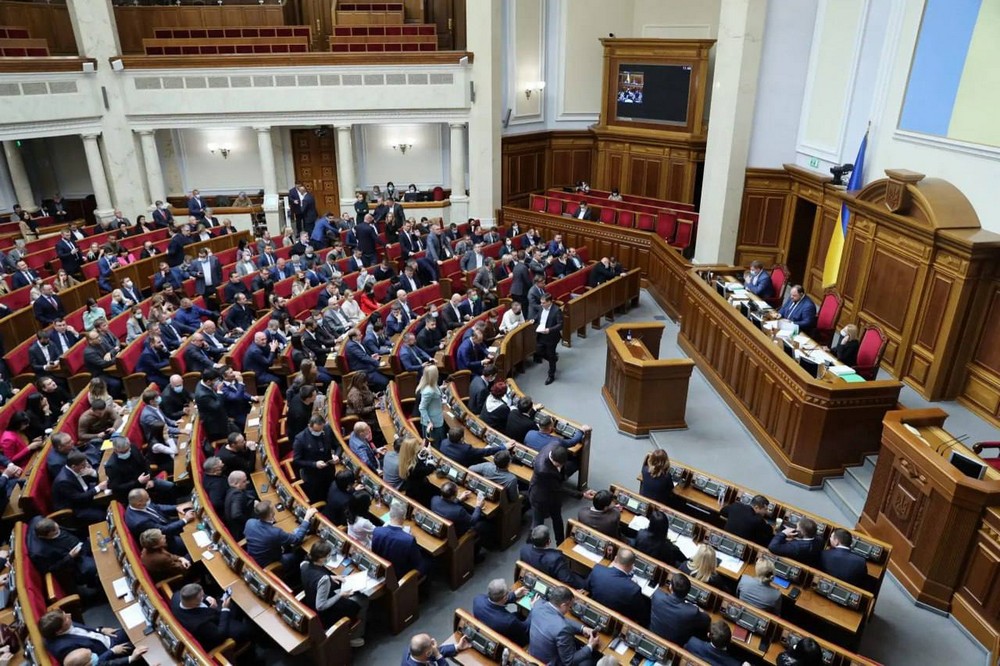 Позбавлення російської мови статусу захищеної в Україні: що це означає на практиці
