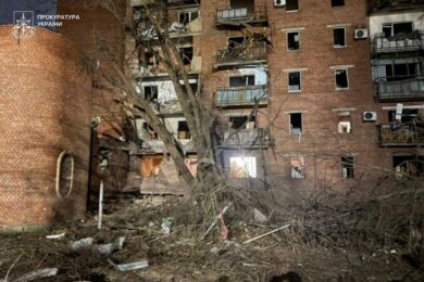 Окупанти ввечері скинули бомбу на Слов’янськ: багато постраждалих і руйнувань (фото)