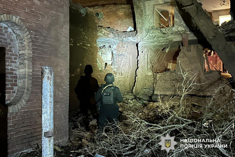 Одну людину вбито і 11 поранено, у тому числі дитину – наслідки обстрілів Донеччини (фото) Одну людину вбито і 11 поранено, у тому числі дитину – наслідки обстрілів Донеччини (фото)