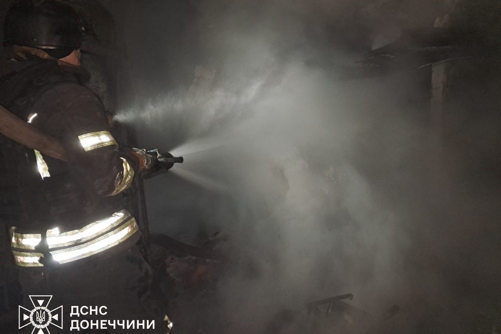 Одну людину вбито і 11 поранено, у тому числі дитину – наслідки обстрілів Донеччини (фото) Одну людину вбито і 11 поранено, у тому числі дитину – наслідки обстрілів Донеччини (фото)