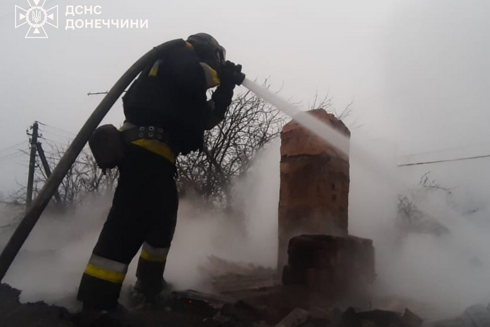 Одну людину вбито і 11 поранено, у тому числі дитину – наслідки обстрілів Донеччини (фото) Одну людину вбито і 11 поранено, у тому числі дитину – наслідки обстрілів Донеччини (фото)