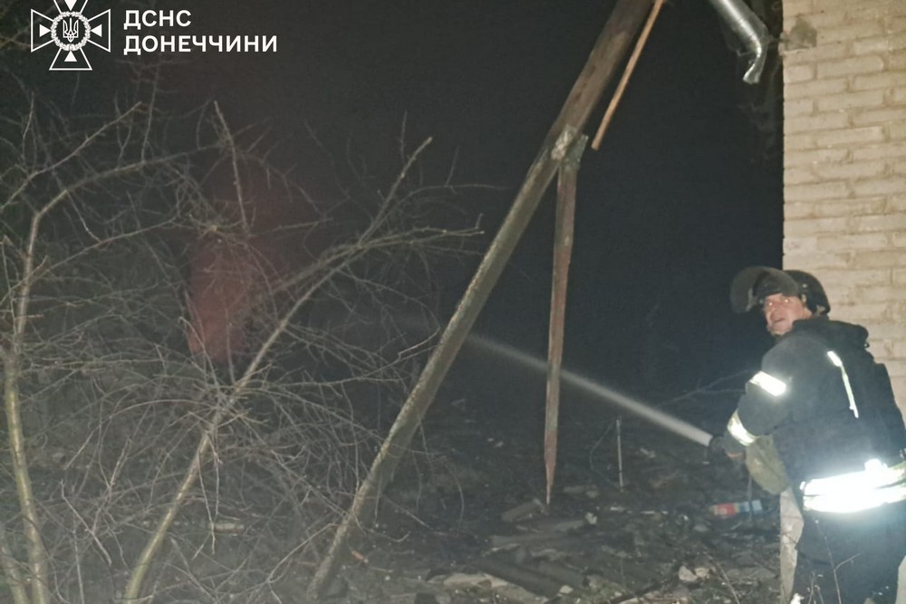 Одну людину вбито і 11 поранено, у тому числі дитину – наслідки обстрілів Донеччини (фото) Одну людину вбито і 11 поранено, у тому числі дитину – наслідки обстрілів Донеччини (фото)