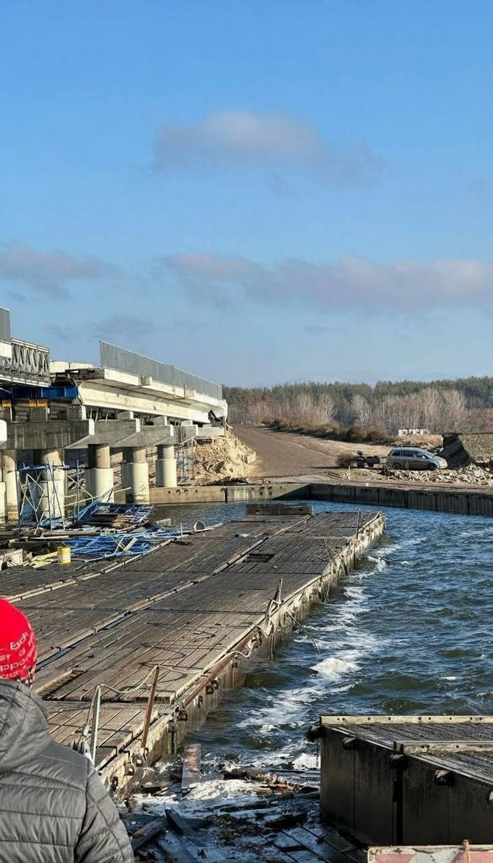 Окупанти вдарили по греблі Печенізького водосховища: мешканців просять зберігати спокій Окупанти вдарили по греблі Печенізького водосховища: мешканців просять зберігати спокій