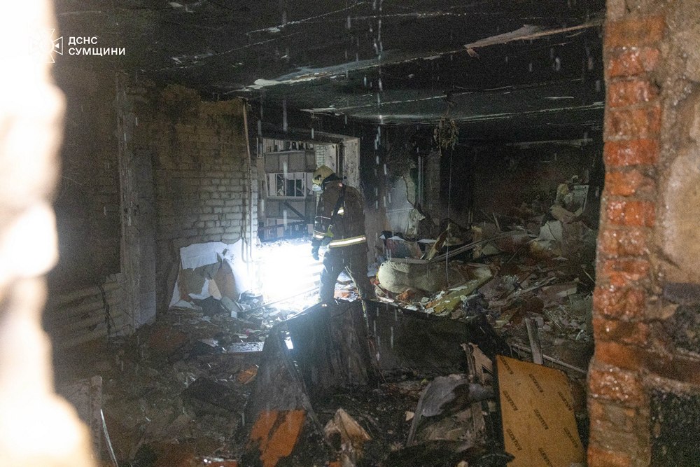 Окупанти вдарили по багатоповерхівці в Охтирці, серед постраждалих - дитина Окупанти вдарили по багатоповерхівці в Охтирці, серед постраждалих - дитина