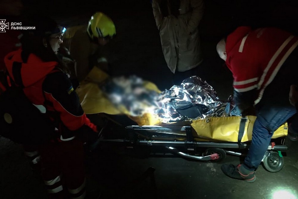 Через запалену свічку пенсіонерка отримала опіки рук та ніг: подробиці пожежі у Львові від ДСНС Через запалену свічку пенсіонерка отримала опіки рук та ніг: подробиці пожежі у Львові від ДСНС