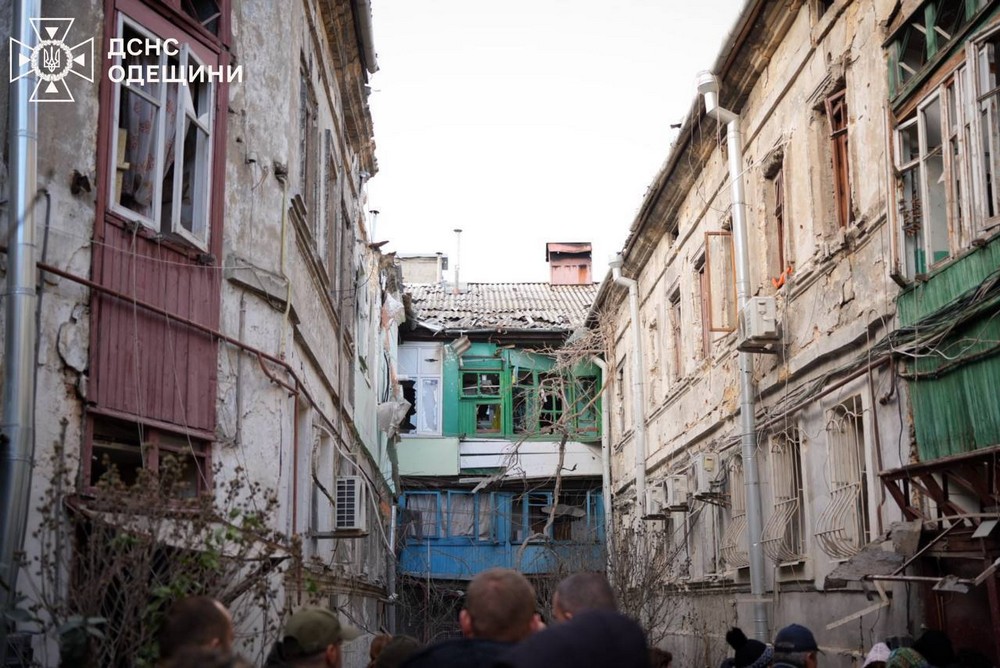 Одеса без світла після наймасованішої атаки: що відбувається у місті, коли відновлять електропостачання (фото) Одеса без світла після наймасованішої атаки: що відбувається у місті, коли відновлять електропостачання (фото)