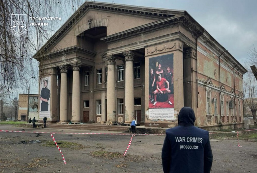 Нічна повітряна атака 18 грудня: багато поранених, удари по будинку культури, навчальному закладу, критичній інфраструктурі – все, що відомо (фото) Нічна повітряна атака 18 грудня: багато поранених, удари по будинку культури, навчальному закладу, критичній інфраструктурі – все, що відомо (фото)