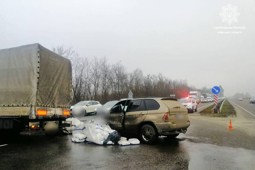 Серйозна аварія на трасі «Київ – Чоп» суттєво ускладнила рух у бік Житомира - деталі Серйозна аварія на трасі «Київ – Чоп» суттєво ускладнила рух у бік Житомира - деталі