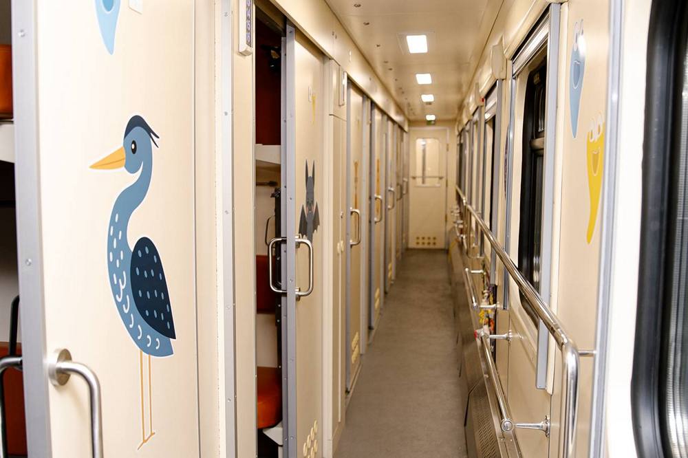 Укрзалізниця додала дитячі вагони на маршрути до Карпат (фото)