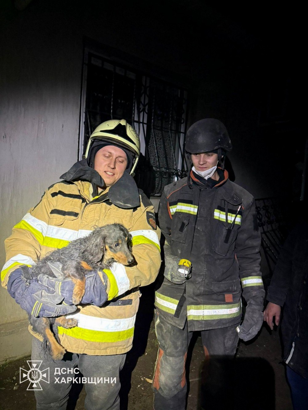 Є вбиті і поранена: ворог скинув 4 бомби на Ізюм (фото, відео)
