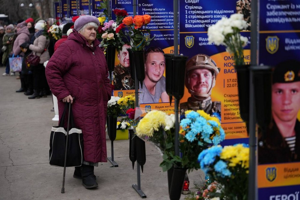 У Кривому Розі сьогодні відкрили вже шосту Алею Слави полеглим Захисникам (фото)