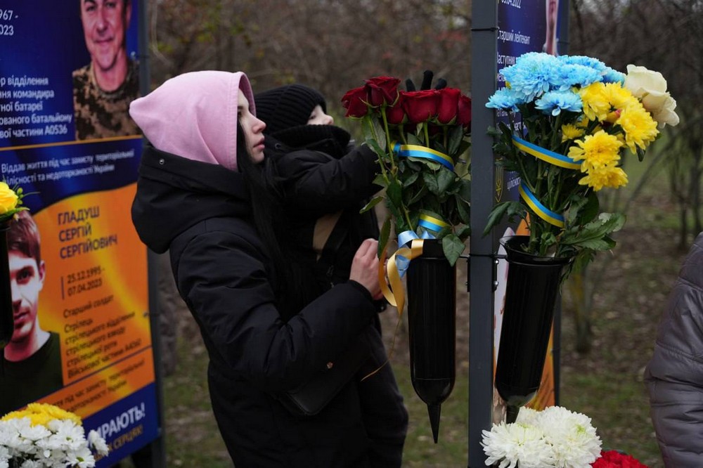 У Кривому Розі сьогодні відкрили вже шосту Алею Слави полеглим Захисникам (фото)
